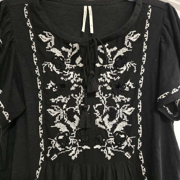 ANTHROPOLOGY Embroidered Flutter Sleeve Tassel-Tie Knit Peasant Top - Picture 6 of 8